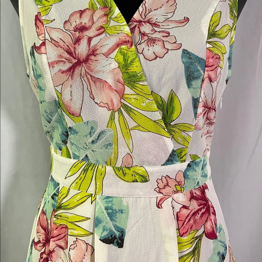 Entro White Multicolor Tropical Floral Print Sleeveless V-Neck A-Line Dress